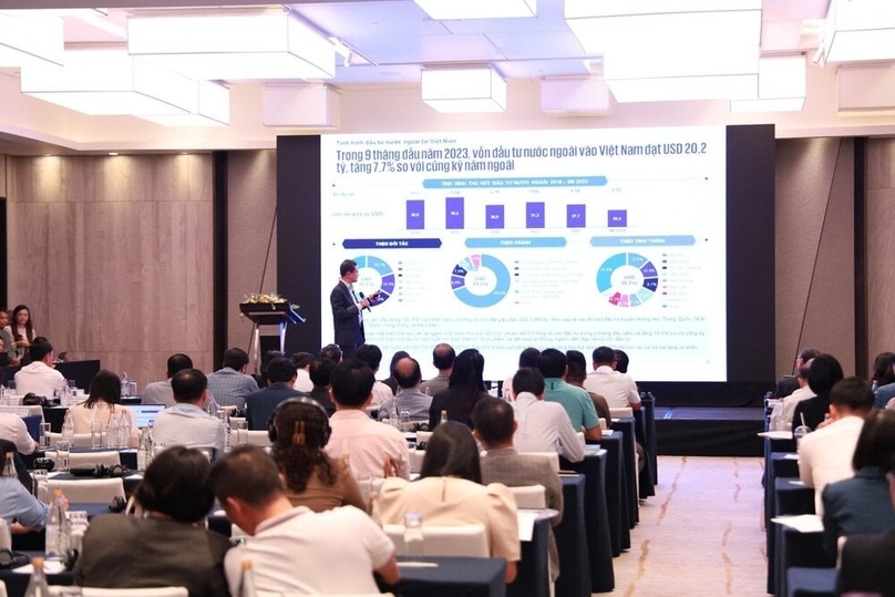 Nguyen Cong Ai, deputy general manager of KPMG, delivers his presentation at the Vietnam Industrial Park Forum 2023: Towards Green Growth in Ho Chi Minh City, November 16, 2023. Photo by The Investor/Le Toan and Nguyen Thong.