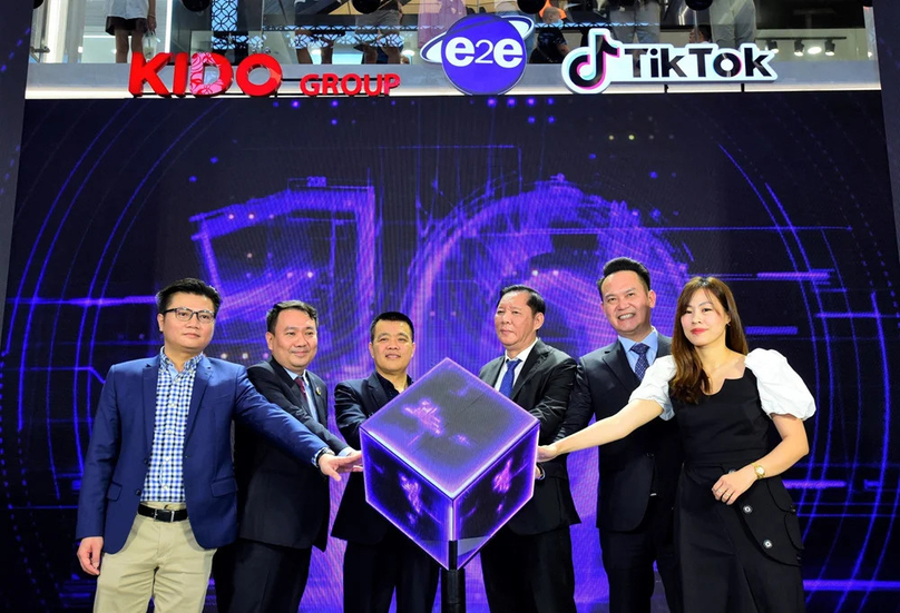 Representatives of Kido and Tiktok launch the E2E (entertainment and e-commerce) channel on November 18, 2023. Photo courtesy of Kido.