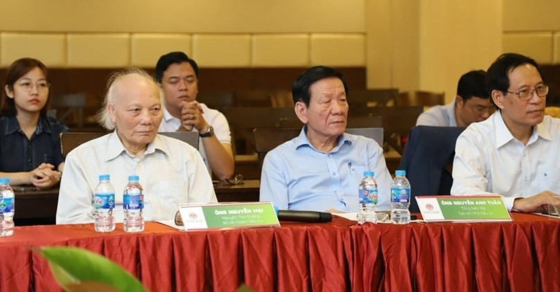 Prof. Nguyen Mai, chairman of VAFIE, and Dr. Nguyen Anh Tuan, standing vice chairman of VAFIE and Editor in chief of The Investor, at the event 'For Community Health' organized by Shing Mark Hospital in Dong Nai province, November 18, 2023. Photo courtesy of Shing Mark.