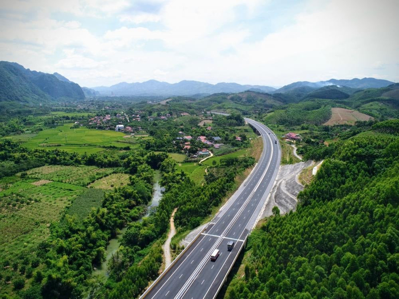 A Bac Giang-Lang Son Expressway section. Photo courtesy of Vietnam Investment Review.  
