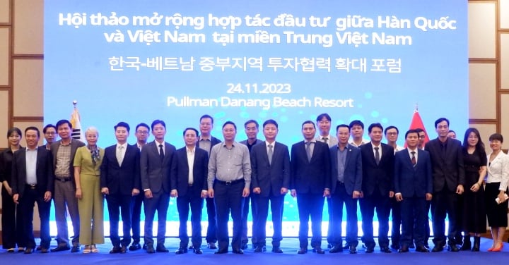 Cán bộ các địa phương miền Trung và lãnh đạo doanh nghiệp Hàn Quốc, Việt Nam tham dự Hội nghị tại thành phố Đà Nẵng, ngày 24/11/2023. Ảnh do Cổng thông tin điện tử Đà Nẵng cung cấp.