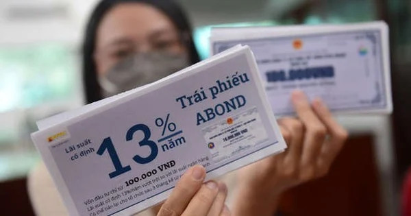 Corporate bonds worth an estimated VND233 trillion ($9.61 billion) have been issued in the 11 months of 2023, down 8% year-on-year. Photo courtesy of Tuoi tre (Youth) newspaper.