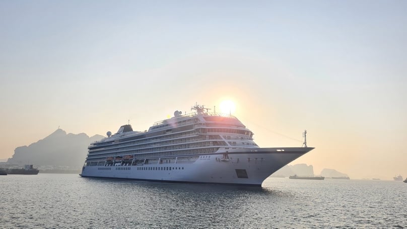 Zhao Shang Yi Dun became the first Chinese cruise ship to dock at Quang Ninh province’s Ha Long Port, northern Vietnam, in three years, November 28, 2023. Photo courtesy of Vietnam News Agency.