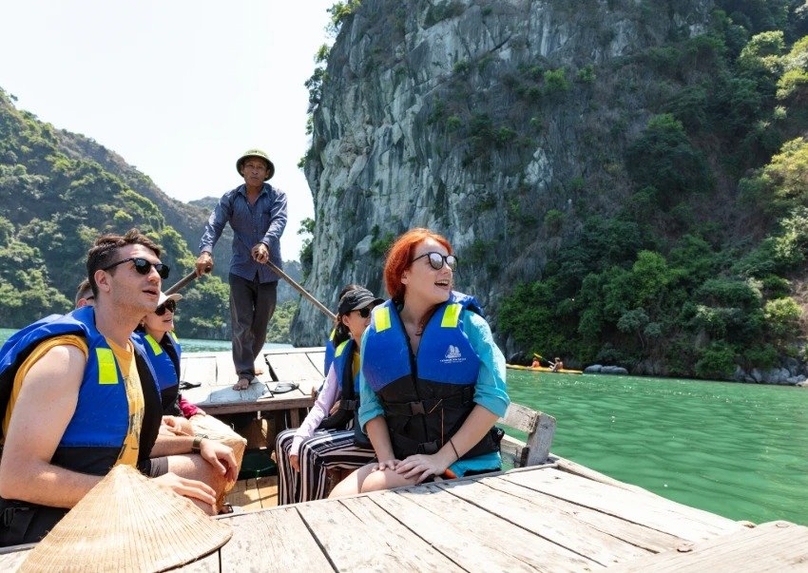 Foreign tourists in Ha Long Bay in Quang Ninh province, northern Vietnam. Photo courtesy of Vietnam News Agency.