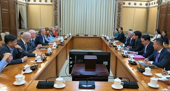 Ho Chi Minh City officials (right) and the Belgian Embassy delegation at a meeting in HCMC, November 30, 2023. Photo courtesy of the city's news portal.