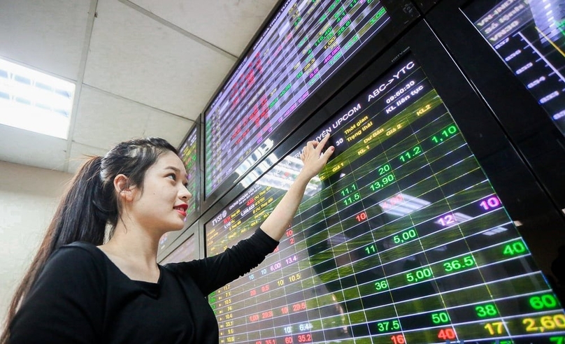The VN-Index is expected to hit 1,400-1,450 points in 2024, according to VNDirect. Photo by The Investor/Trong Hieu.