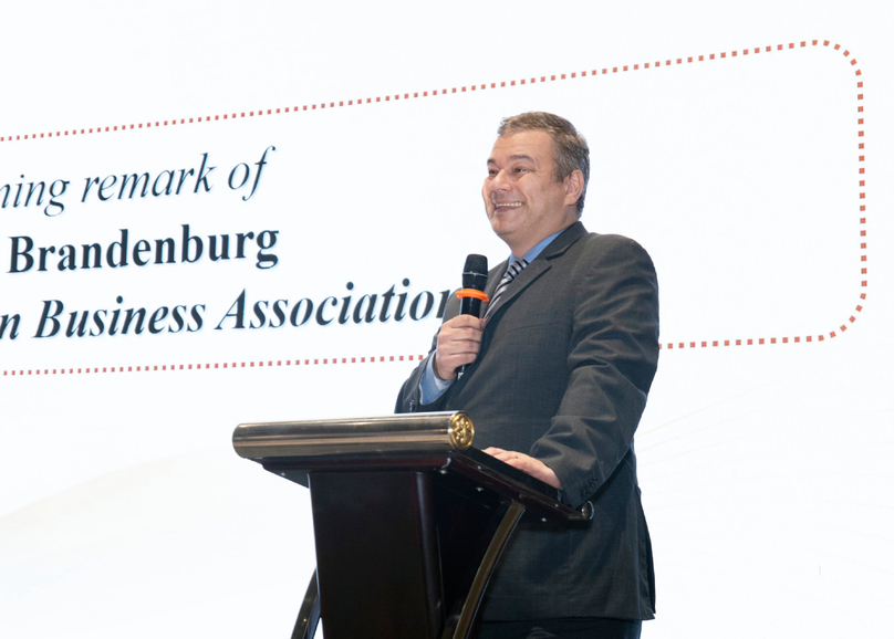 Ingo Brandenburg, a German Business Association (GBA) board member, speaks at the “Beyond Global Business Promotion and Connection” forum in HCMC, December 7, 2023. Photo courtesy of Vietnam International Trade and Investment Development Club.