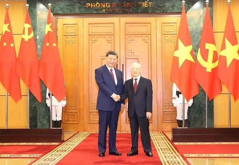 Party General Secretary Nguyen Phu Trong (right) holds talks with China's Party General Secretary and President Xi Jinping in Hanoi, December 12, 2023. Photo by Vietnam News Agency.