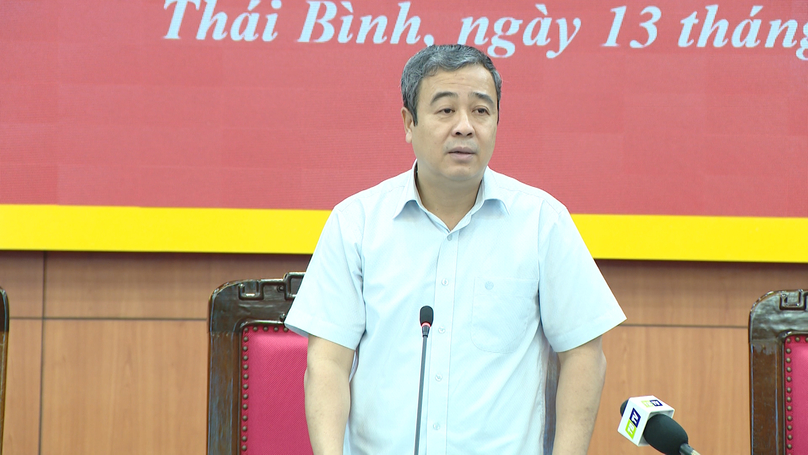 Ngo Dong Hai, chief of the Thai Binh Party Committee, chairs a meeting in the northern province, December 13, 2023. Photo courtesy of Thai Binh Television.