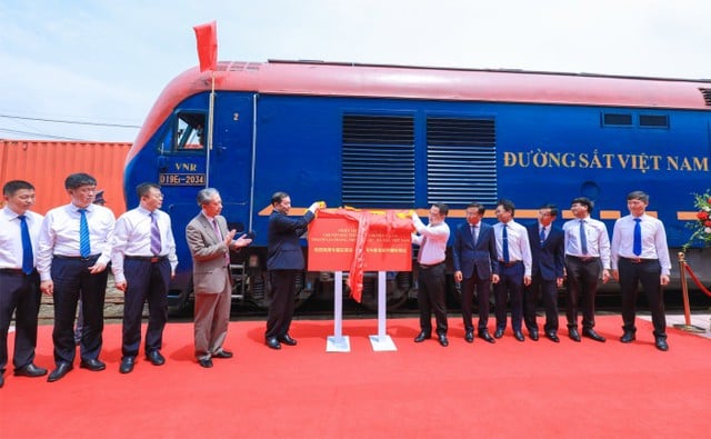 A ceremony to welcome the first freight train on Shijiazhuang (China)–Yen Vien (Vietnam) railway route, Yen Vien station, Hanoi, August 2, 2023. Photo courtesy of the government’s news portal. 