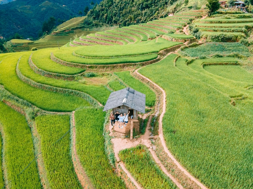 Terraced rice fields in October in Mu Cang Chai district, Yen Bai province, northern Vietnam. Photo courtesy of Thanh Nien (Young People) newspaper.