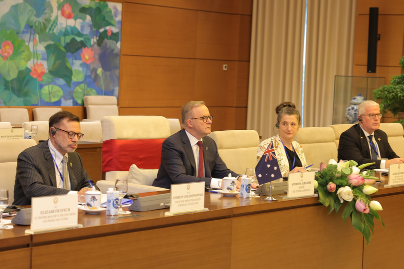 Ambassador Andrew Goledzinowski (first left) and PM Albanese (second left) at a meeting with National Assembly Chairman Vuong Dinh Hue during the PM's visit to Vietnam in June 2023. Photo courtesy of the Australian Embassy.