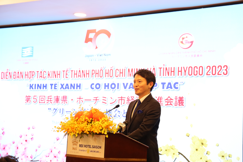 Governor Saito Motohiko of Hyogo prefecture, Japan speaks at the fifth Ho Chi Minh City-Hyogo Economic Forum in HCMC, December 20, 2023. Photo courtesy of ITPC.