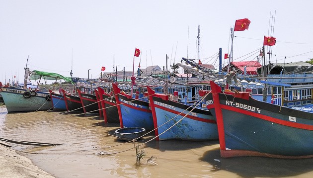 Boats dock at Tran De port, Soc Trang province, southern Vietnam. Photo courtesy of Soc Trang newspaper.