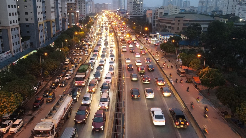 A traffic jam in Hanoi. Photo courtesy of Suc Khoe & Doi Song (Health & Life) newspaper.
