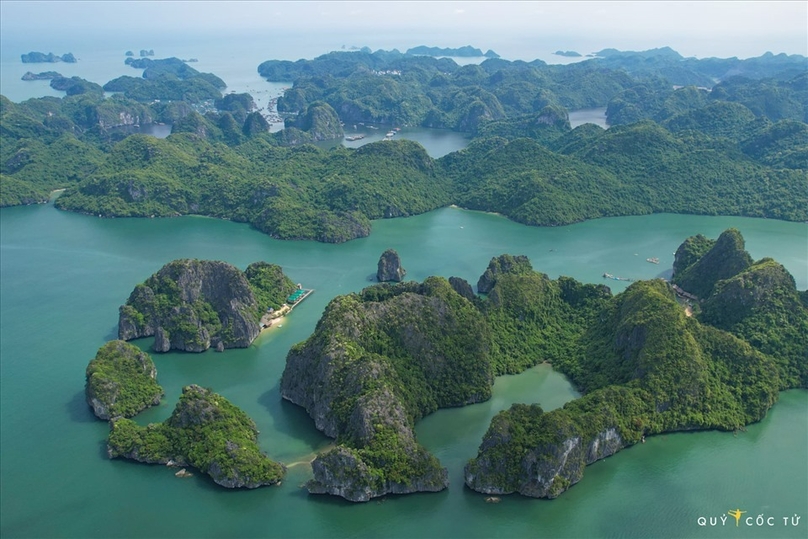 Lan Ha Bay in northern Vietnam. Photo courtesy of Lao dong (Labor) newspaper.