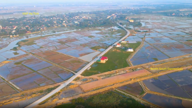 The planned sites for VSIP Ha Tinh and the Ha Tinh section of North-South Expressway. Photo courtesy of Ha Tinh newspaper.