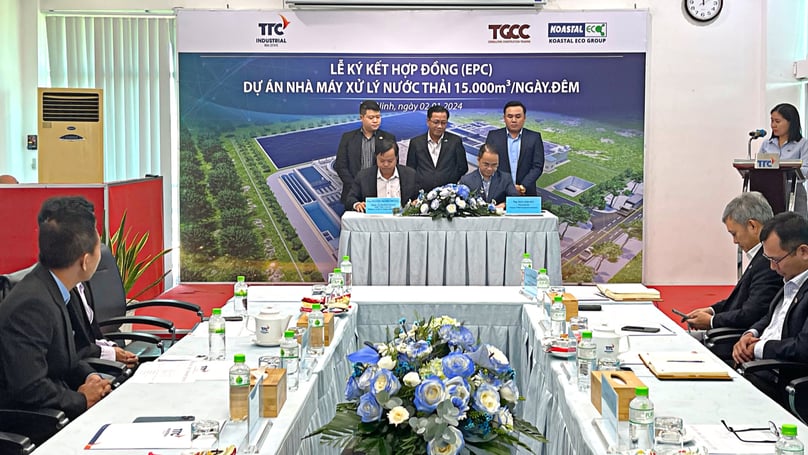 Executives of Thanh Thanh Cong and Koastal Eco Industries sign an EPC contract in Tay Ninh province, southern Vietnam, on January 2, 2024. Photo courtesy of Koastal Eco Industries. 
