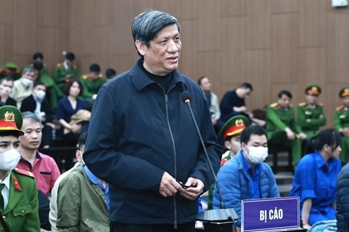 Nguyen Thanh Long, former Minister of Health, stands trial for his wrongdoing in the Viet A Company Covid-19 test kit scandal. Photo courtesy of Cong Thuong (Industry & Trade) newspaper.