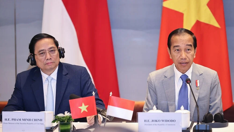Vietnamese Prime Minister Pham Minh Chinh (L) and visiting Indonesian President Joko Widodo at a high-level business dialogue between Vietnam and Indonesia in Hanoi, January 13, 2024. Photo courtesy of Vietnam government portal.