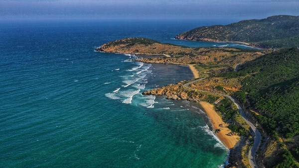 A coastal area in Ninh Thuan province, south-central Vietnam. Photo courtesy of the government's news portal.