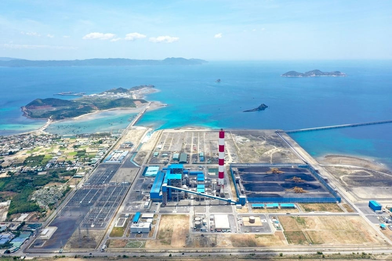 An overview of Van Phong 1 BOT Thermal Power Plant in Van Phong Economic Zone, Khanh Hoa province, south-central Vietnam. Photo courtesy of Xay dung (Construction) newspaper.