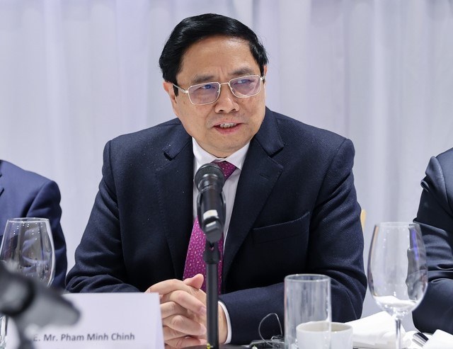 Vietnamese Prime Minister Pham Minh Chinh in a dialogue with representatives of leading global tech companies on the sidelines of the World Economic Forum (WEF) in Davos, Switzerland, January 16, 2023. Photo courtesy of the government's news portal.