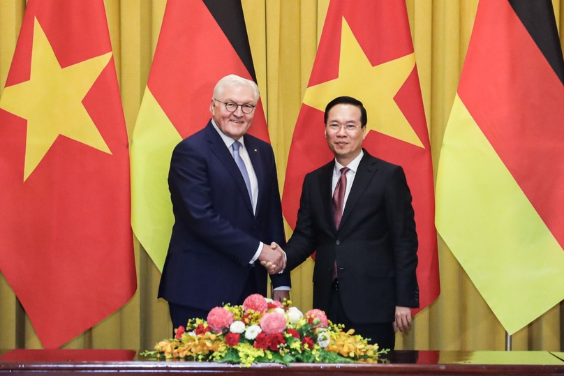 German President Frank-Walter Steinmeier (left) and Vietnamese President Vo Van Thuong meet in Hanoi, January 23, 2024. Photo courtesy of Vietnam's Presidential Office.