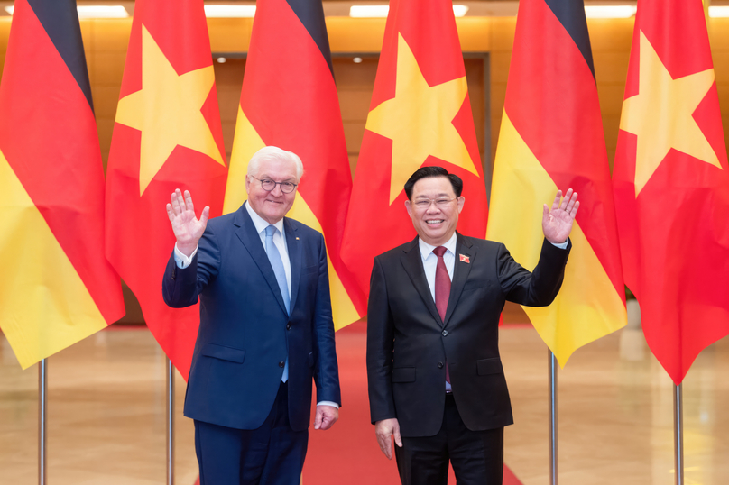 German President Frank-Walter Steinmeier (left) and Vietnamese National Assembly Chairman Vuong Dinh Hue meet in Hanoi, January 23, 2024. Photo courtesy of Vietnam's National Assembly.