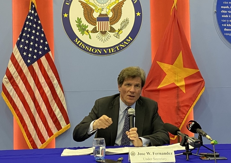 Under Secretary of State Jose Fernandez speaks at a meeting with reporters in Hanoi, January 26, 2023. Photo by The Investor/Minh Tuan.