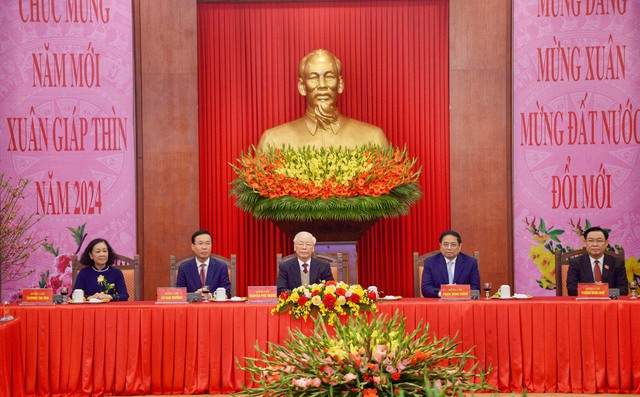 General Secretary Nguyen Phu Trong (center) and other Party and state leaders meet in Hanoi, February 7, 2024 to commemorate the 94th anniversary of the founding of the Communist Party of Vietnam and convey Tet (Lunar New Year) greetings to the nation. Photo courtesy of the government’s news portal. 