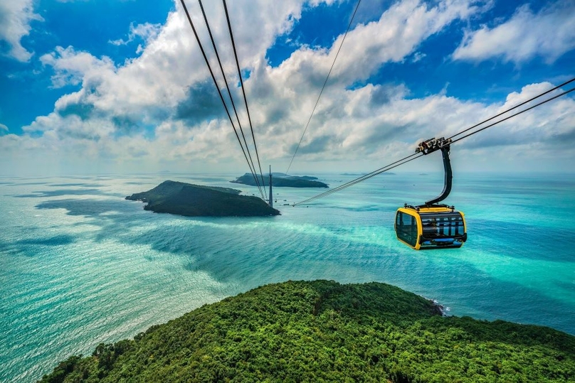 Hon Thom cable lines in Phu Quoc, Vietnam's largest island and a top tourism attraction. Photo courtesy of Thanh Nien (Young People) newspaper.