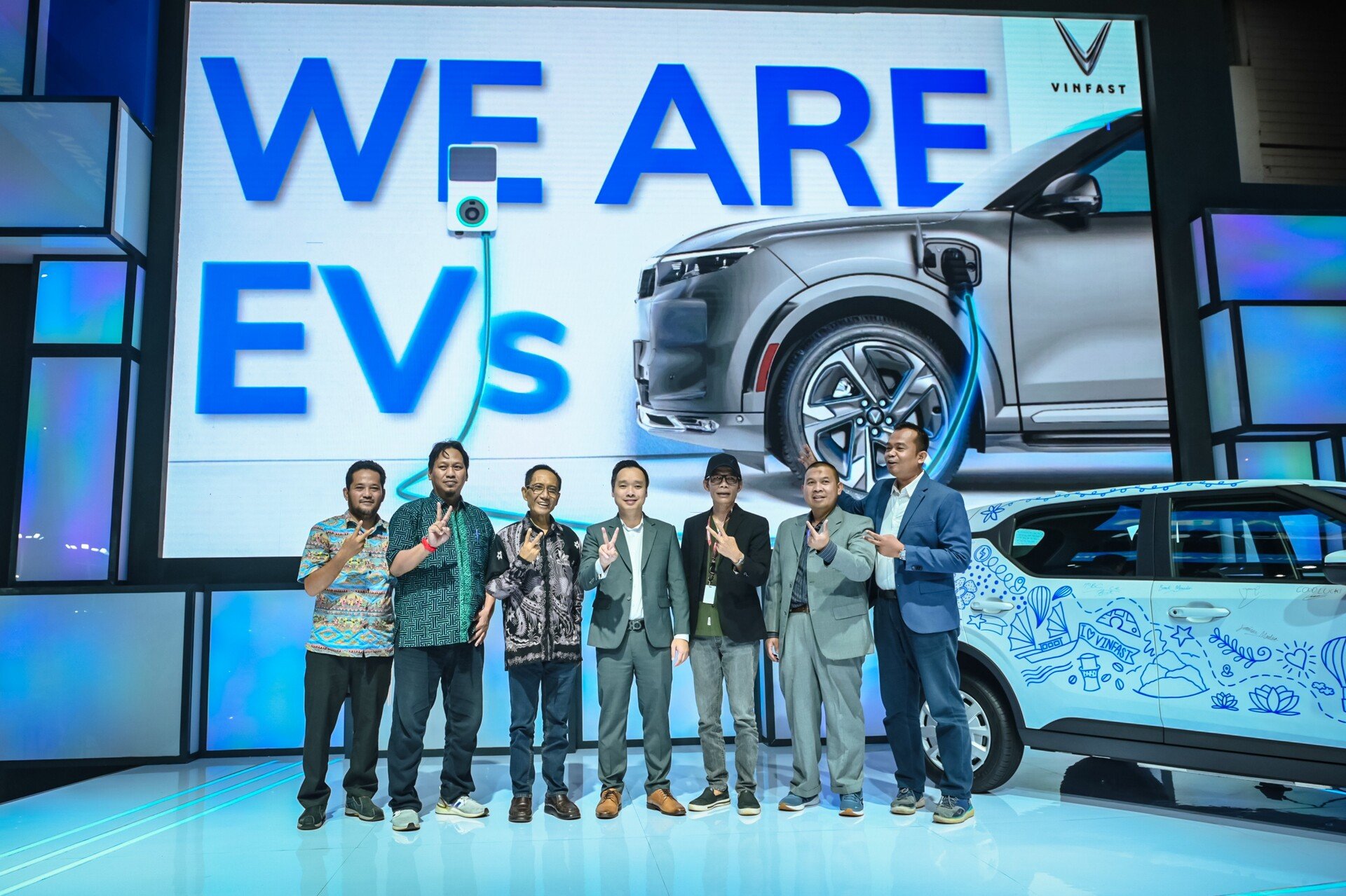 VinFast executives and Indonesian business partners at the Indonesia International Motor Show in Jakarta, Indonesia, February 15-25, 2024. Photo courtesy of VinFast.