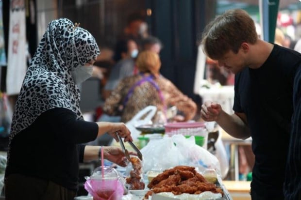 A halal food stall in Bangkok, Thailand. Photo courtesy of Bangkok Post.