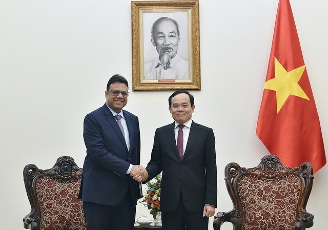 Deputy Prime Minister Tran Luu Quang receives P&G vice president Nitin Darbari in Hanoi, March 4, 2024. Photo courtesy of the government’s news portal.