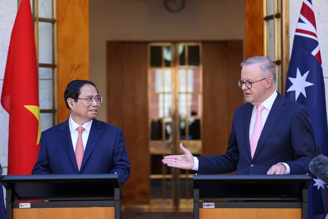 Vietnamese Prime Minister Pham Minh Chinh and his Australian counterpart Anthony Albanese during a press briefing in Canberra, Australia, March 7, 2024.