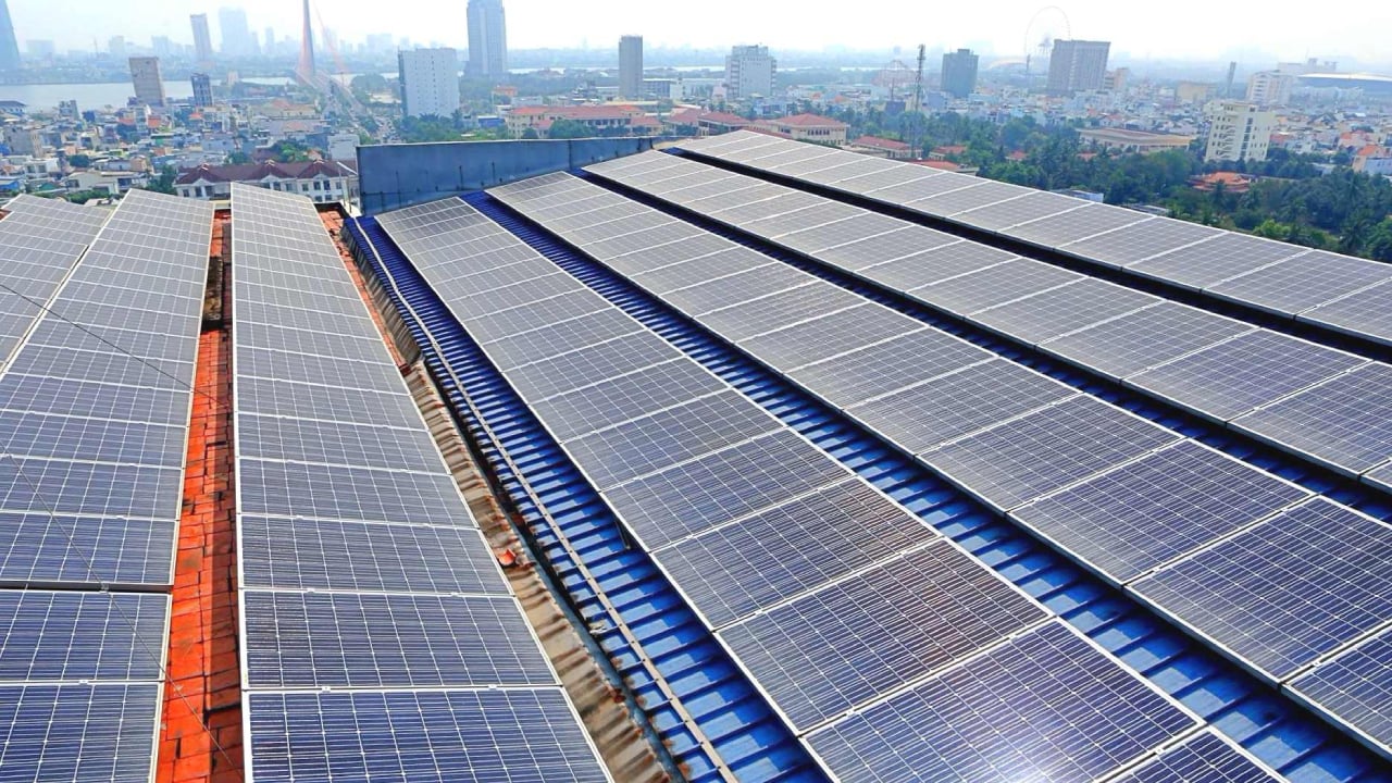 A rooftop solar power project implemented by Vietnamese retail giant Mobile World Group. Photo courtesy of MWG.