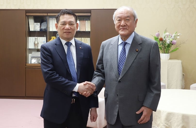 Vietnam’s Minister of Finance Ho Duc Phoc (left) meets with Japan’s Minister of Finance Suzuki Shunichi in Tokyo, March 11, 2024. Photo courtesy of Vietnam’s Ministry of Finance.