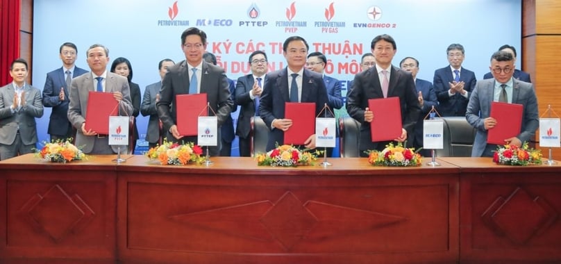 Executives of PetroVietnam and its subsidiaries as well as their Japanese and Thai partners sign a gas sales agreement in Hanoi, March 28, 2024. Photo courtesy of Petrovietnam.