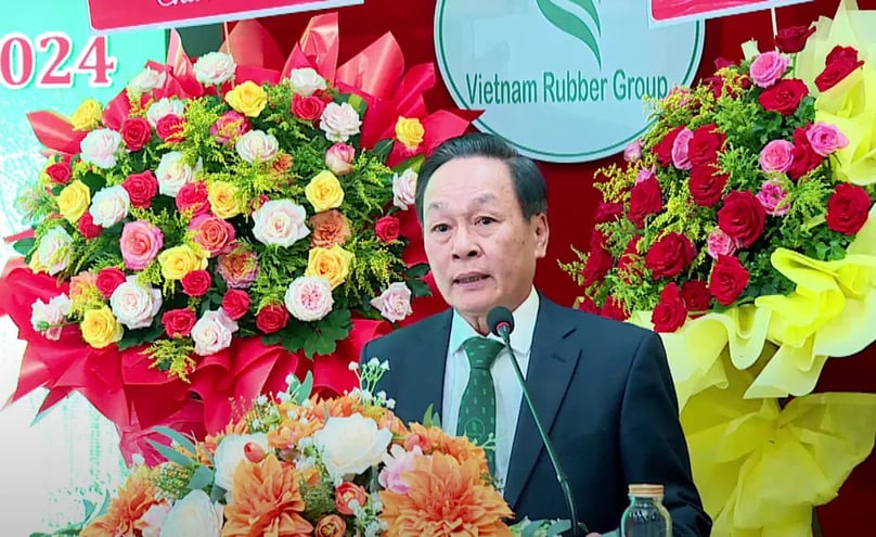 GVR deputy general director Tran Thanh Phung responds to shareholders' questions at the extraordinary general meeting on March 29, 2024. Photo courtesy of the company.
