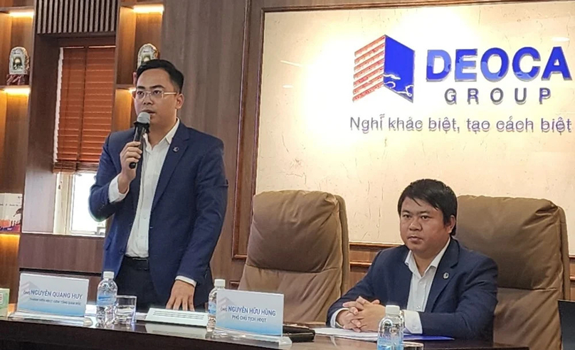 CEO Nguyen Quang Huy (standing) and vice chairman Nguyen Huu Hung of Deo Ca Transport Infrastructure Investment JSC at a meeting on April 3, 2024. Photo courtesy of the company.