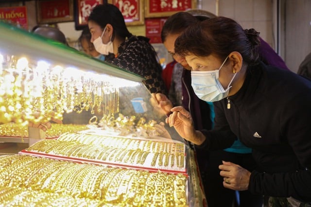 Gold prices in Vietnam have hit new record highs. Photo courtesy of Thanh Nien (Young People) newspaper. 