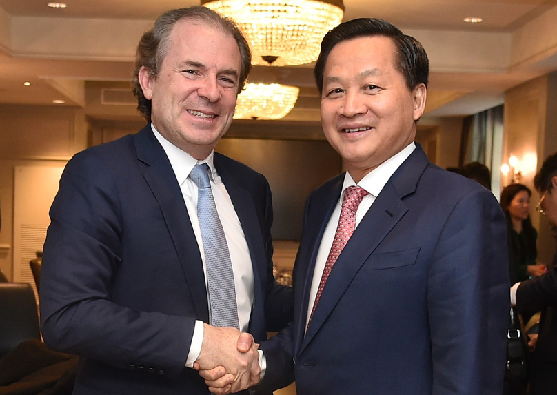 Vietnam’s Deputy Prime Minister Le Minh Khai met Daniel Rosen, CEO of Rosen Partners, in New York on April 6, 2024. Photo courtesy of the government's news portal.