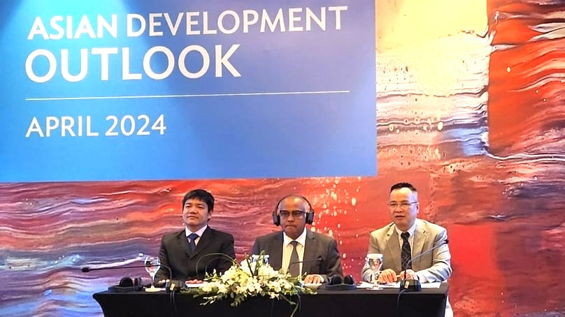 The ADB holds a press conference in Hanoi on Asian Development Outlook 2024, April 11, 2024. Photo by The Investor/Tri Duc.