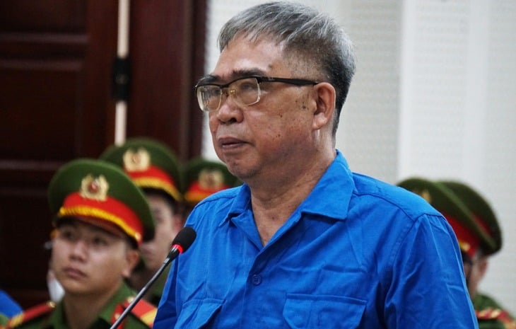Do Huu Ca, former director of Hai Phong city police, stands a trial in Quang Ninh province, northern Vietnam, April 12, 2024. Photo courtesy of Tuoi Tre (Youth) newspaper.