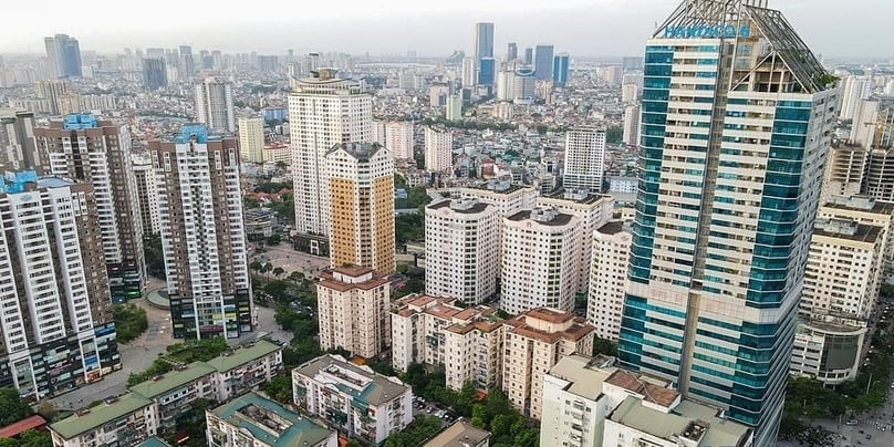  Apartment buildings in a highly-dense area in Hanoi. Photo by The Investor/Trong Hieu.
