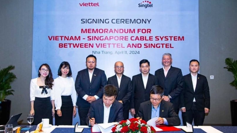 Executives of Viettel and Singtel sign an MoU in Khanh Hoa province, central Vietnam, on April 11, 2024. Photo courtesy of Viettel Solutions.