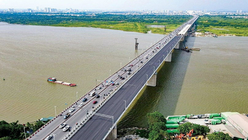 A bridge crossing the Red river in Hanoi with a section constructed by Thuan An Group. Photo courtesy of Giao thong (Transport) newspaper.