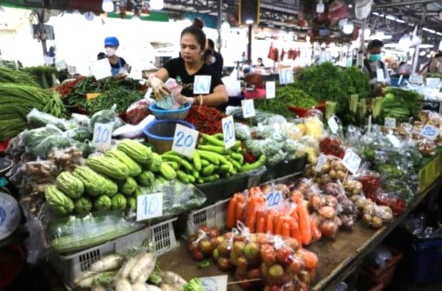 Fresh markets in Bangkok have joined a BMA campaign to classify food scraps from other waste. Photo courtesy of Bangkok Post.