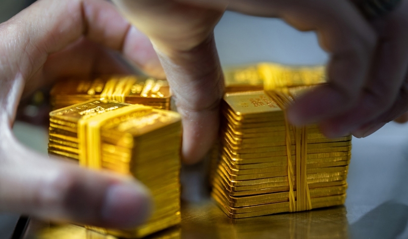 Vietnamese consumers favor gold as a safe haven asset. Photo courtesy of VietNamNet.